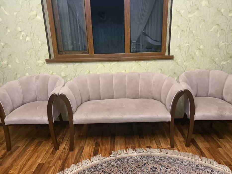 Диван яхши холатда