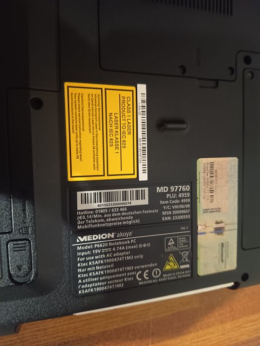 Vând laptop Medion