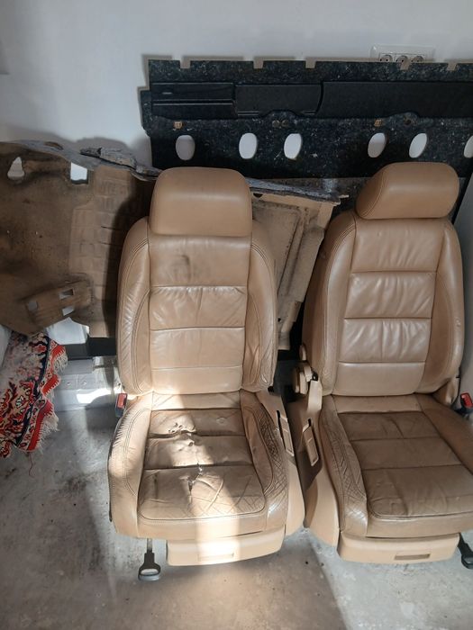 Interior touran 7 locuri