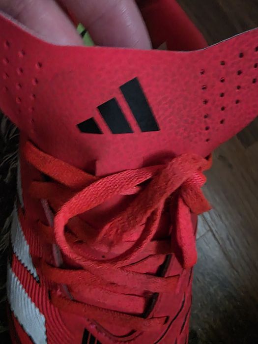 Ghete fotbal Adidas Predator