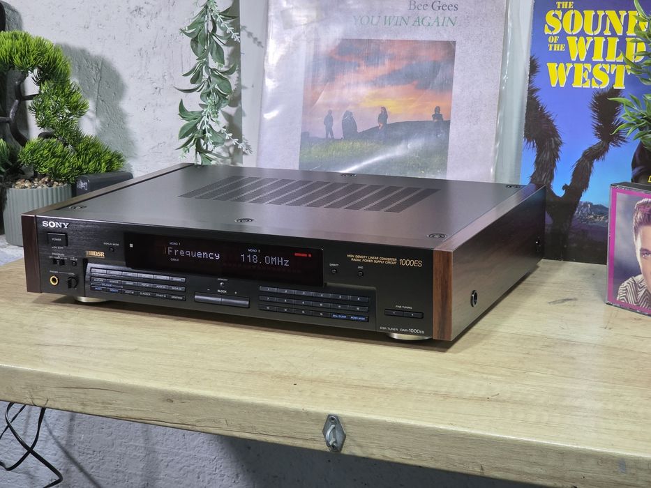 Digital satelit radio SONY DAR-1000ES, DSR hi-end, laterale lemn