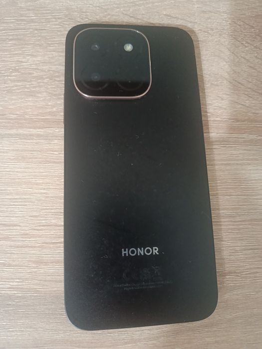 Продам телефон HONOR X6c