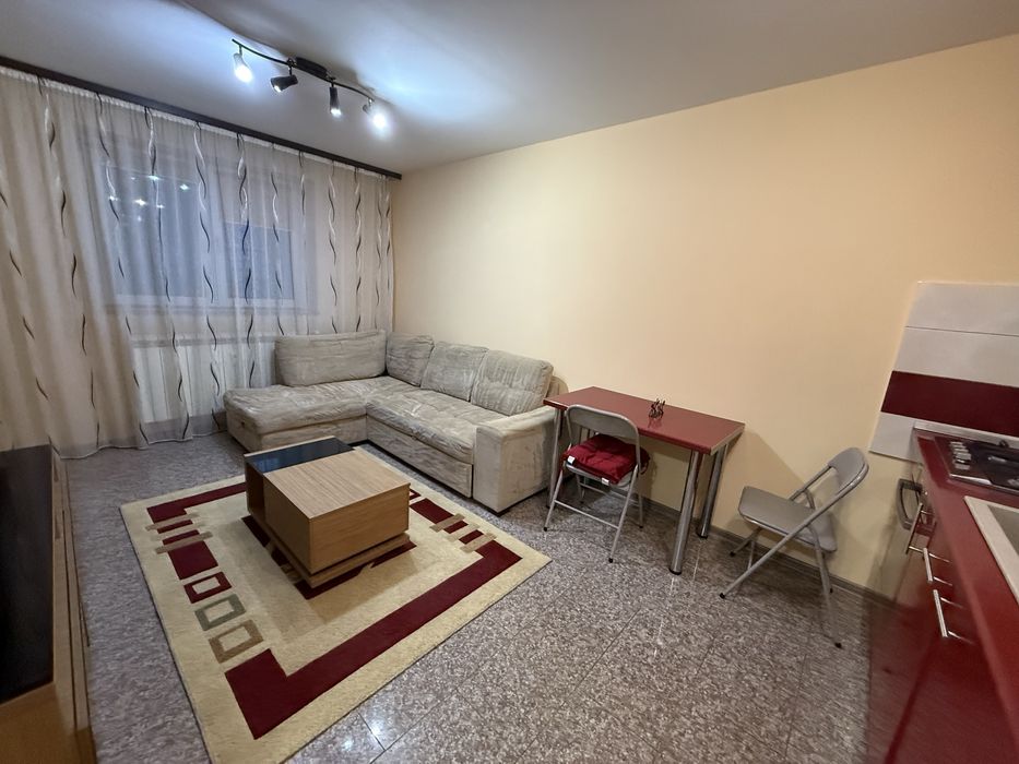 Inchiriez apartament