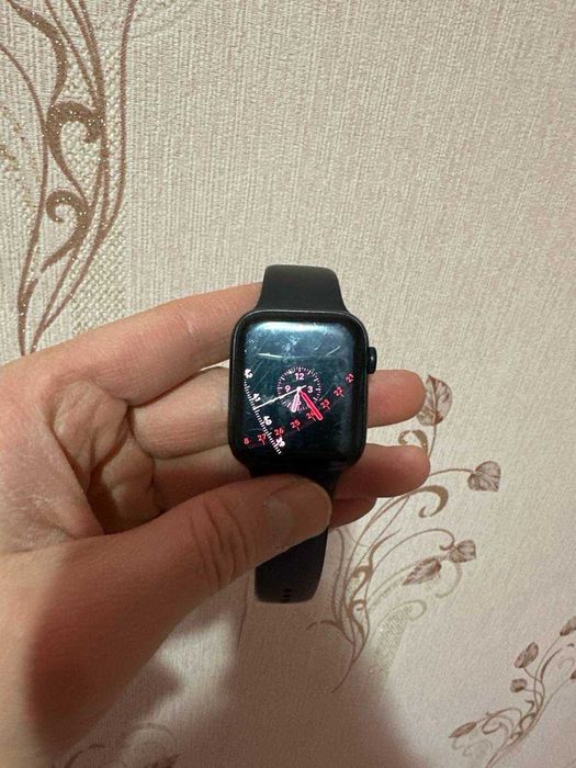 Часы Apple wach se GPS 2- го поколения