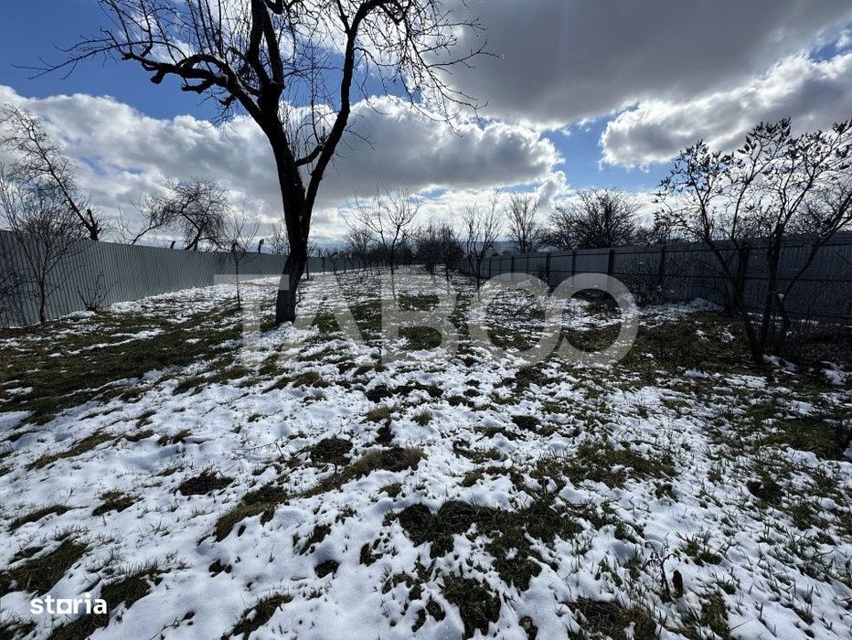Casa familiala pentru locuit sau vacanta , spatioasa si confortabila .