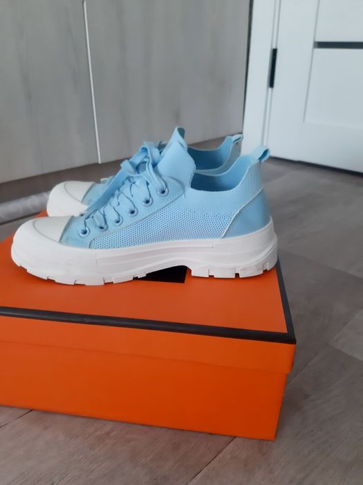 Срочно новые 38 р одеты 1 раз