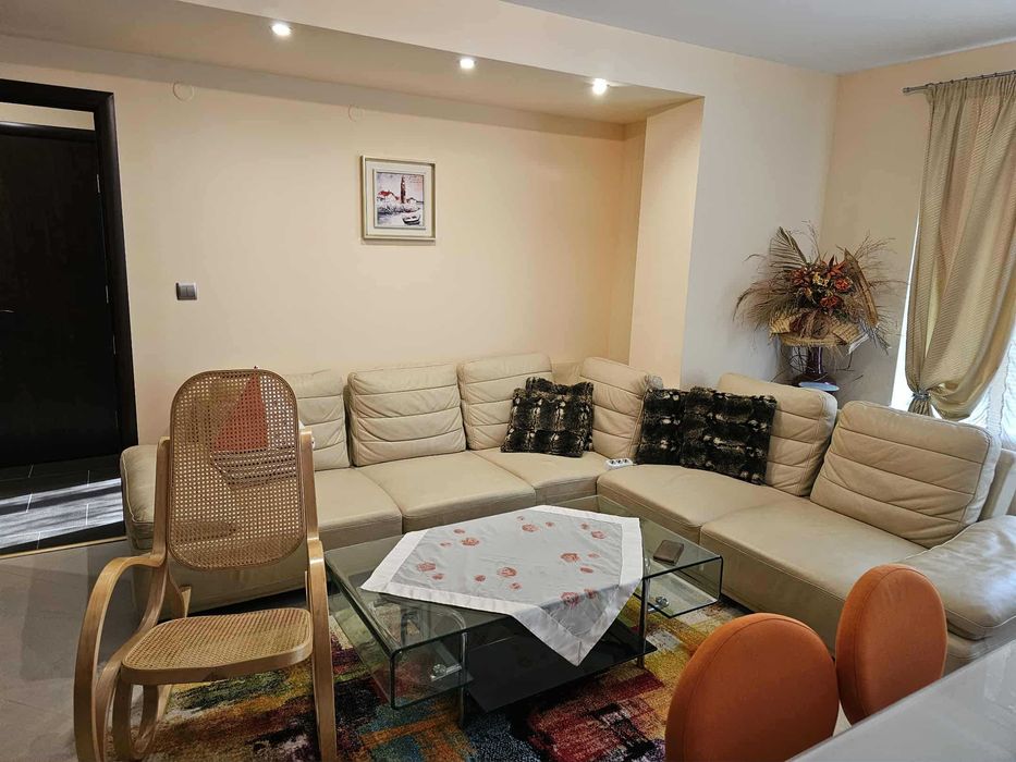 Дава се под наем Тристаен апартамент в Варна, Червен площад - 100 кв.м за 797.64 € - Снимка #9