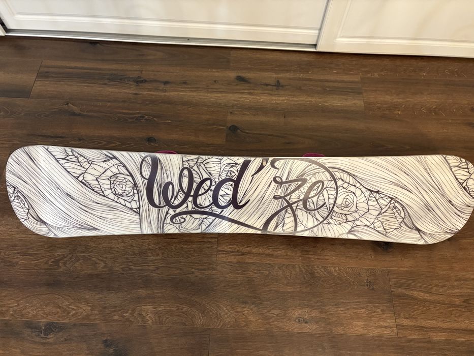 Set snowboard DAMĂ – stare foarte bună (placă + legături + CADOU boot)