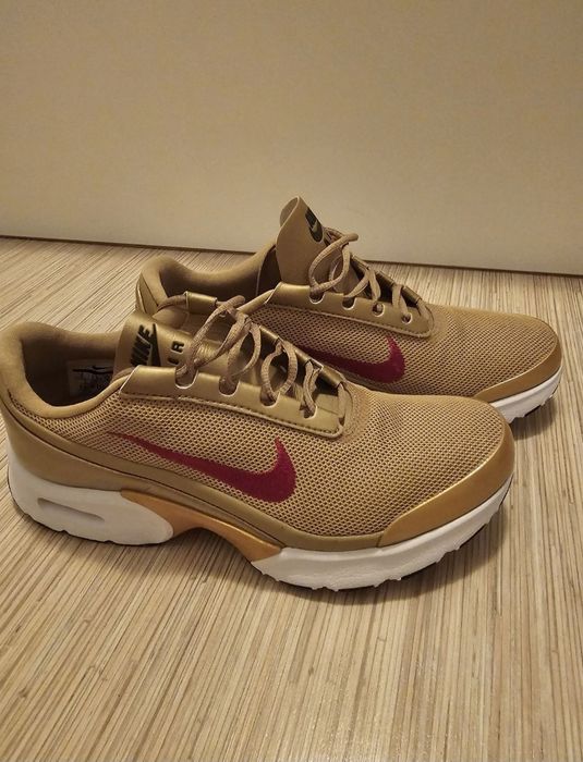 Дамски маратонки Nike, Convers