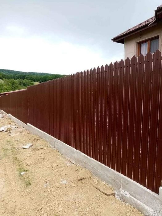 Garduri porți din plasă bordurată