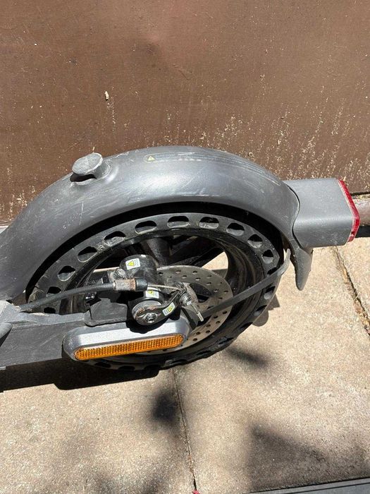 Trotinetă electrică Mi Electric Scooter 1S | Anvelope pline (fără pană) + Încărcător