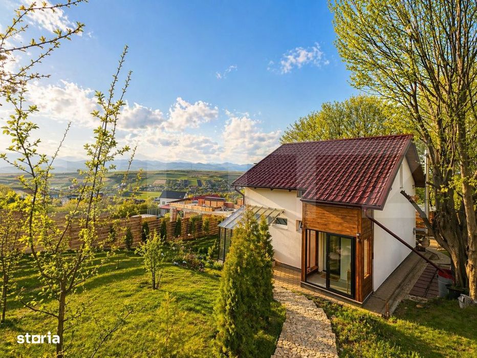 Casa individuala-panorama superba, teren 900 mp–liniste si aer curat