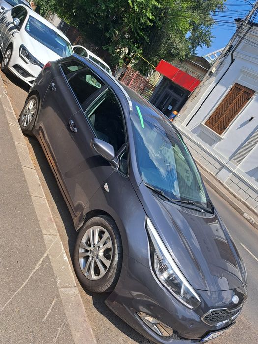 Kia ceed 1.6 diesel pe lanț.