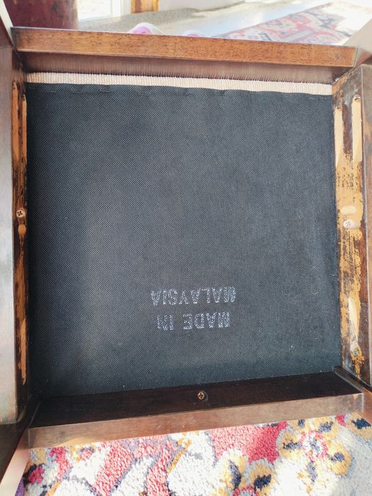 Продам 6 стульев