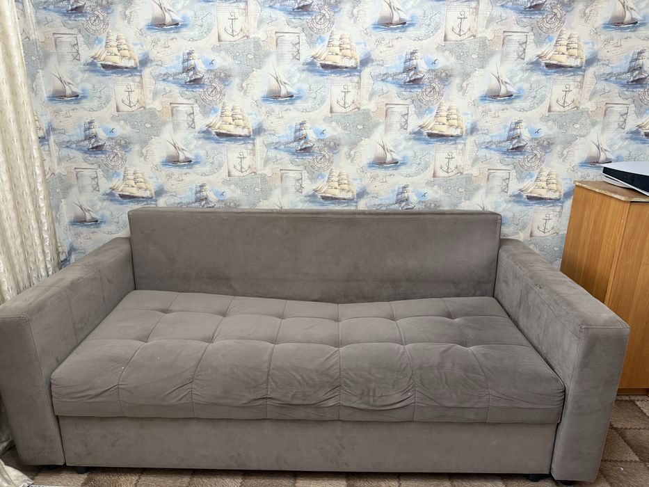 Продам диван серый