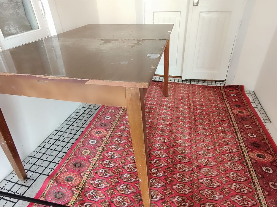 Стол  деревянный