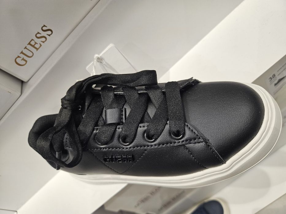 Обувки GUESS  и кецове GUESS