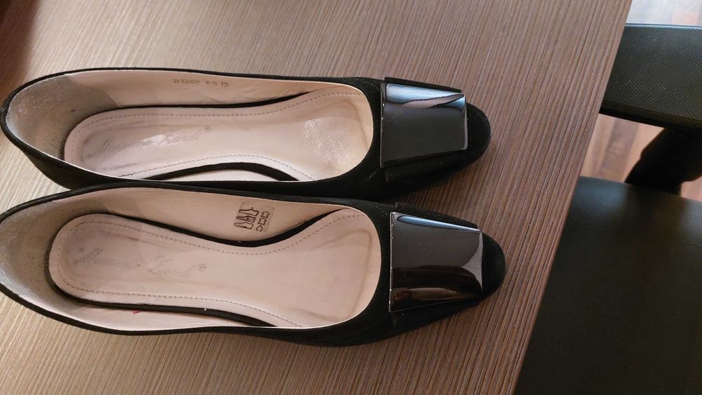 черни официални обувки 39 номер