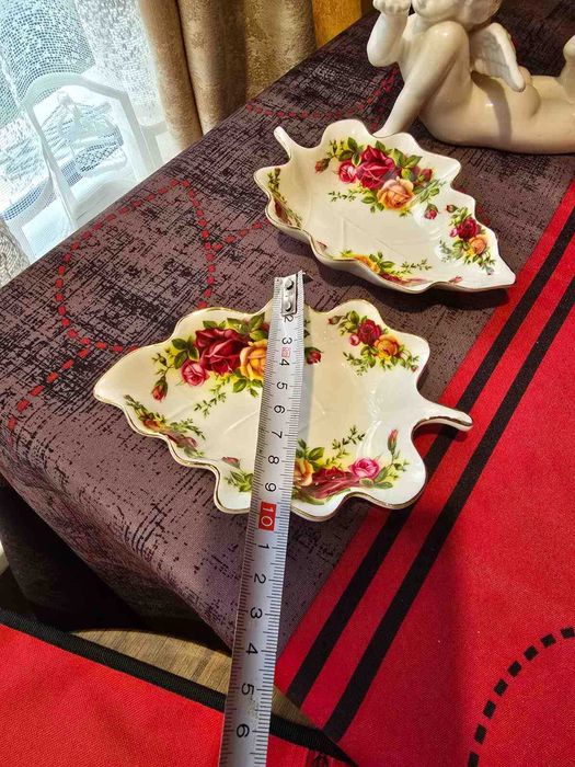 Комплект две малки десертни чинии