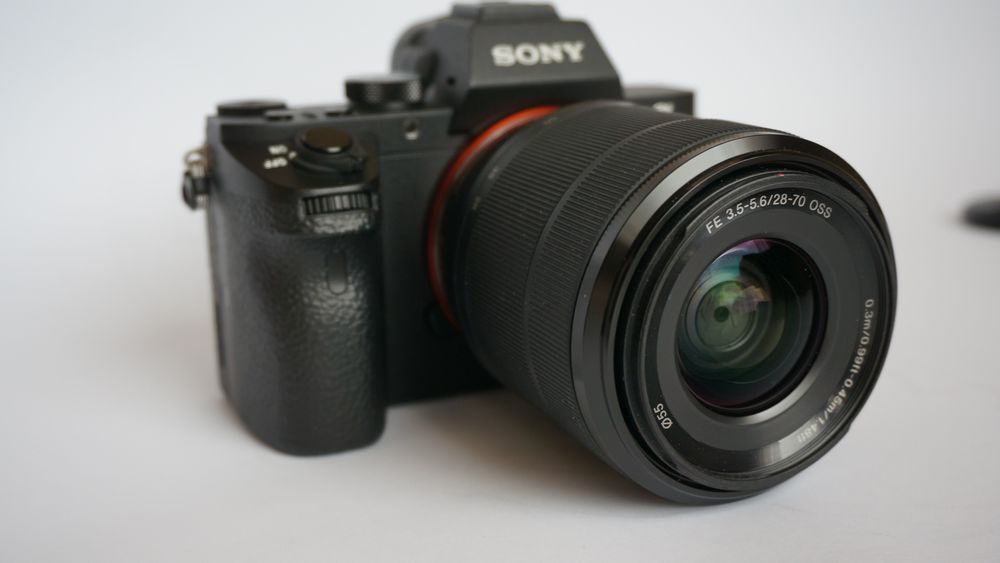 Sony alpha 7ii и sony 28-70 на 6000 кадъра. Като нов