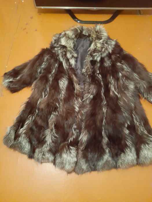 Продаётся шуба чернобурка