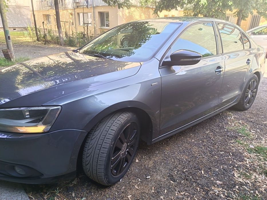 VOLKSWAGEN Jetta 2012 — imagine 3