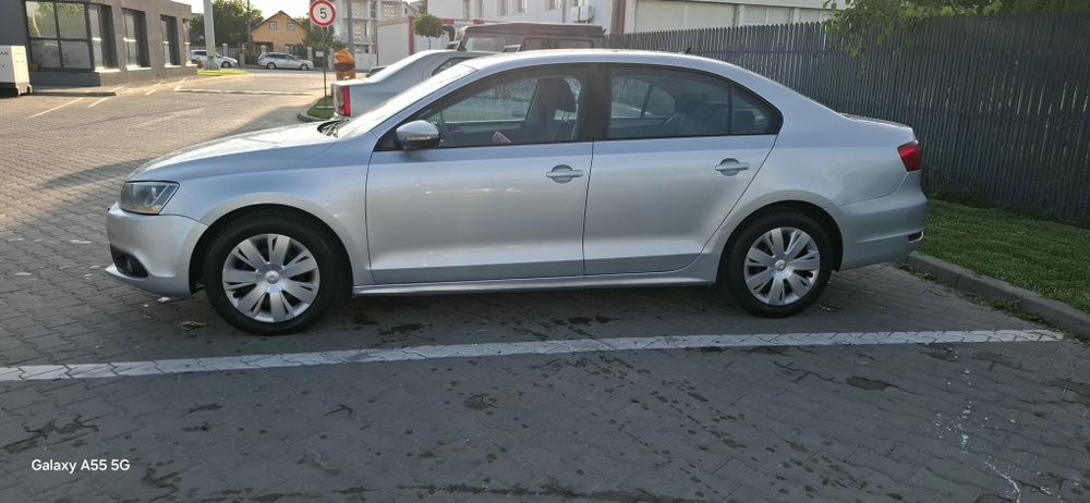 Vw   Jetta    an 2012