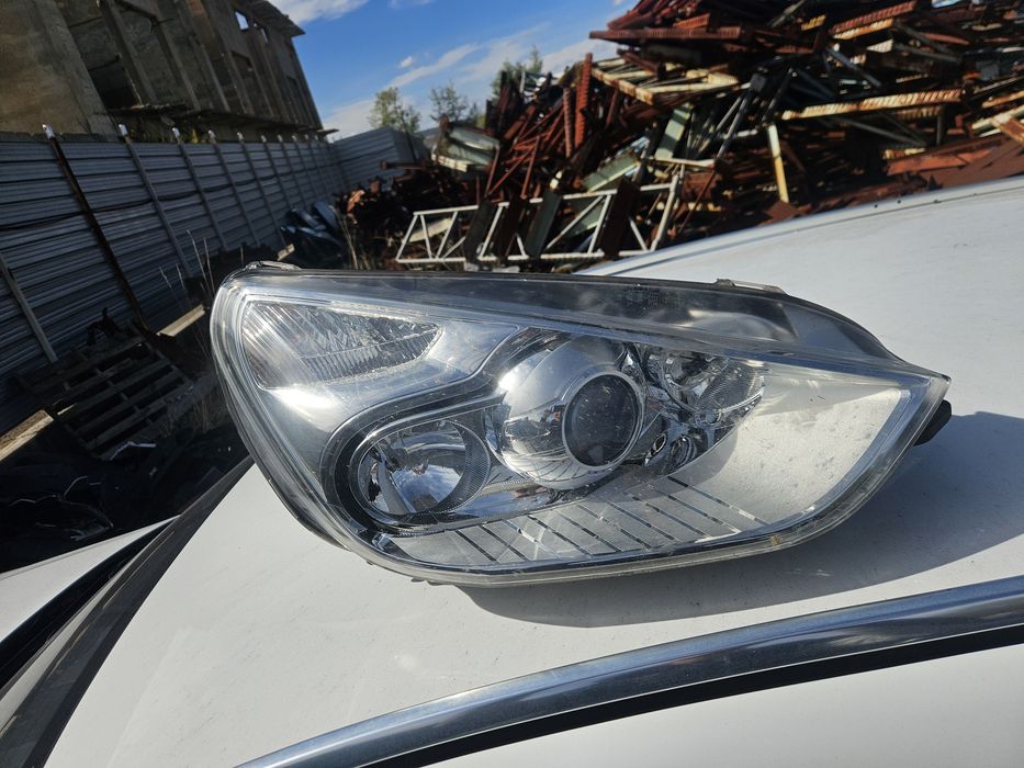 Десен ксенонов фар за Ford Galaksi 2011god