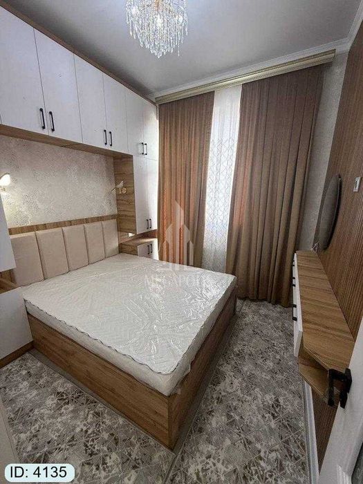 sharq1 al maqtum tomonda 2xona 3 xona qilingan kvartira sotiladi №4135