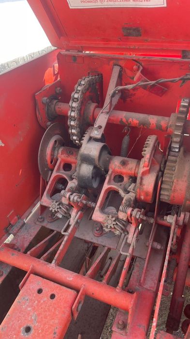 Трактор ЮМЗ с пресс подборшиком