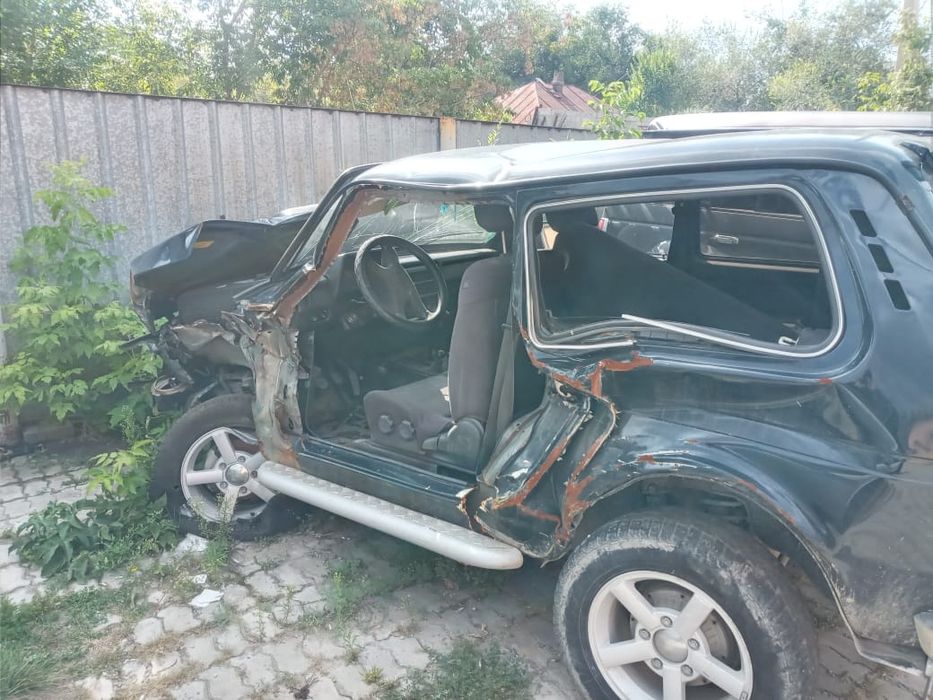 Нива 2121 синий свет продам