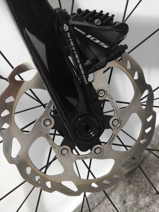 Cursiera Van Rysel EDR CF Shimano 105 cadru carbon marime L negru bicicleta sosea