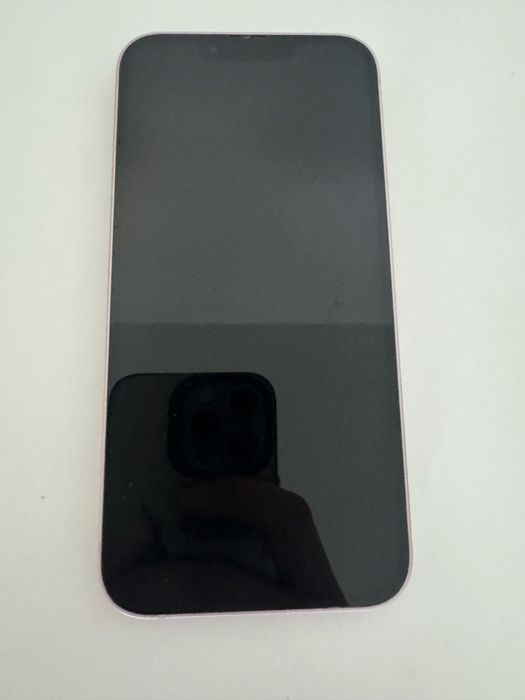 Vând iphone 13 simplu