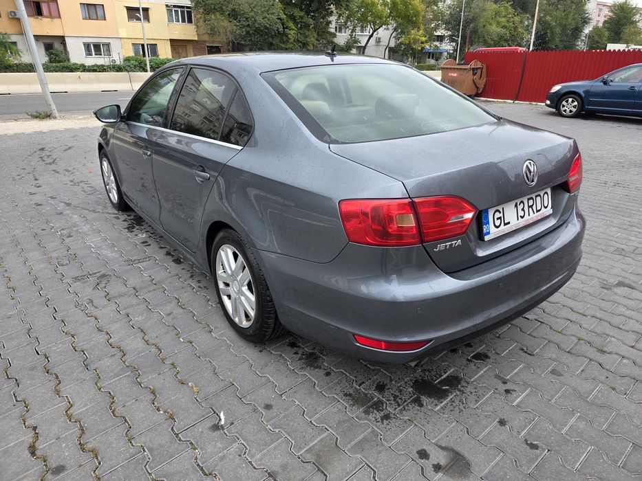 VOLKSWAGEN Jetta 2012 — imagine 4