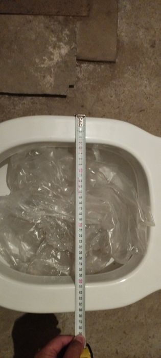 Продавам  нови тоалетни чинии за вграждане