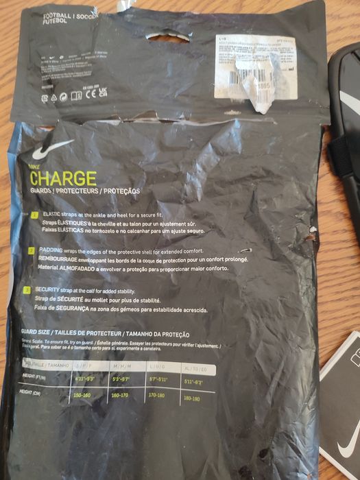 Apărători Nike Charge