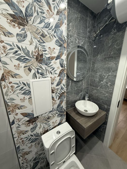 Дава се под наем Тристаен апартамент в София, Кръстова вада - 90 кв.м за 897.6 € - Снимка #1