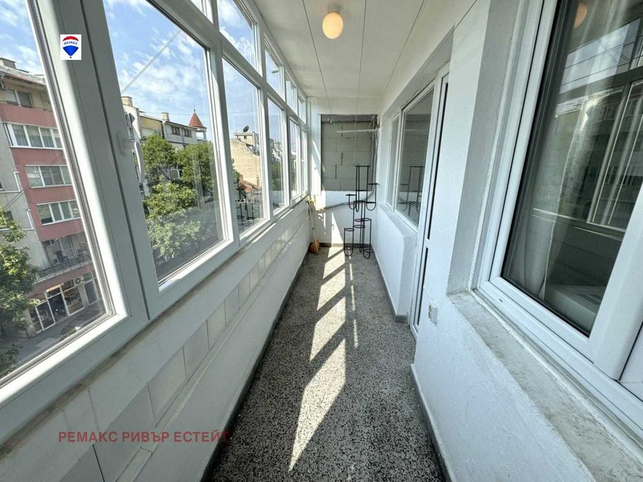 Дава се под наем Тристаен апартамент в Русе, Широк център - 110 кв.м за 280.5 € - Снимка #4