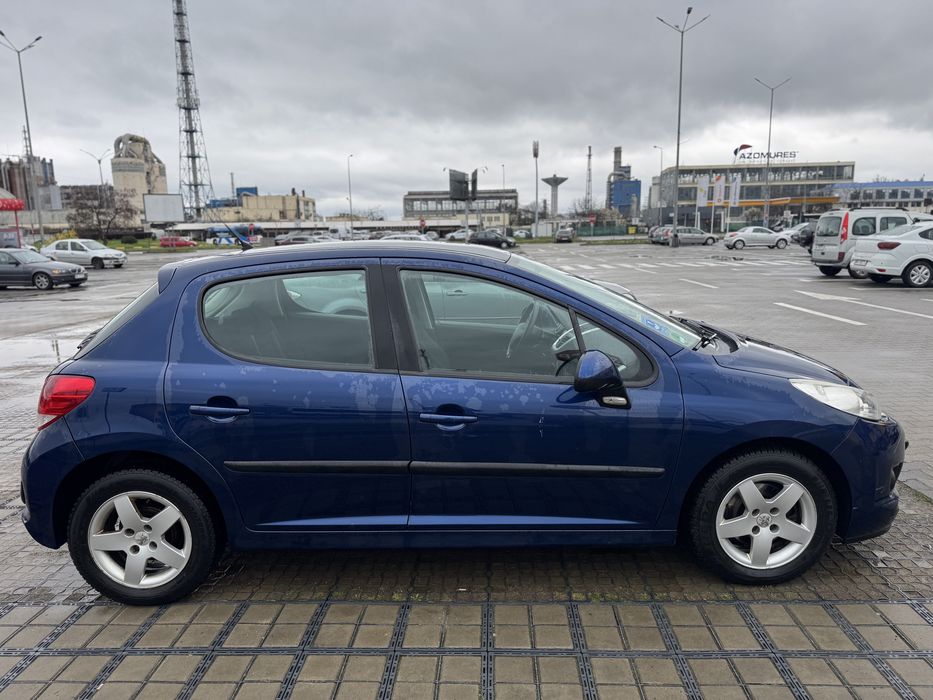 Peugeot 207 2010 • Panoramic • AC • Îngrijită