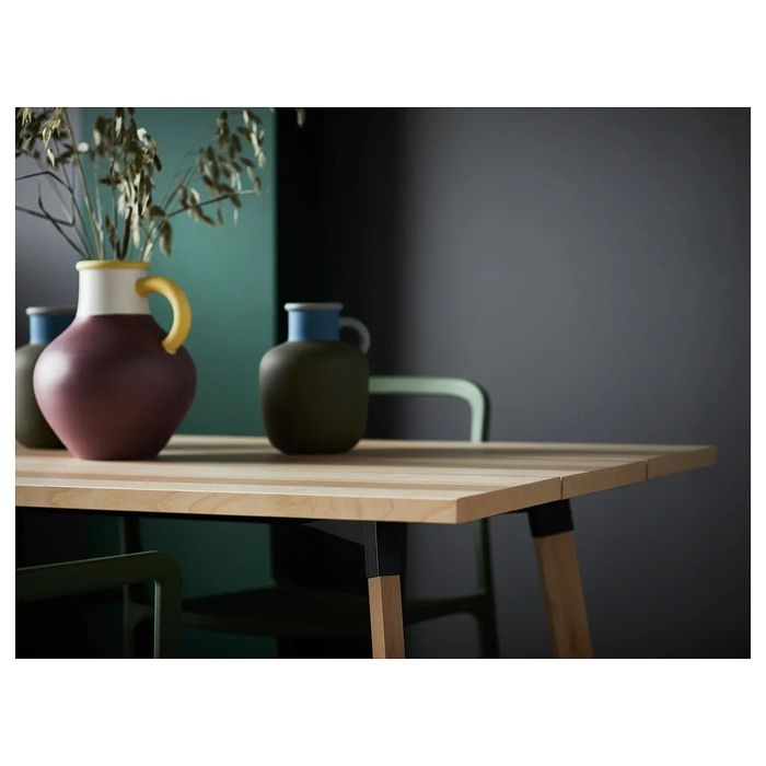 Трапезна маса от лимитираната колекция на IKEA x HAY