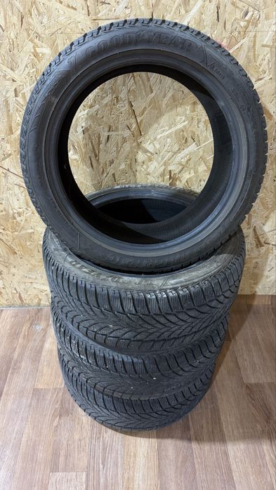 Покрышка 235/45 R18