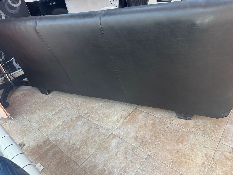 Диван от естествена кожа без забележки