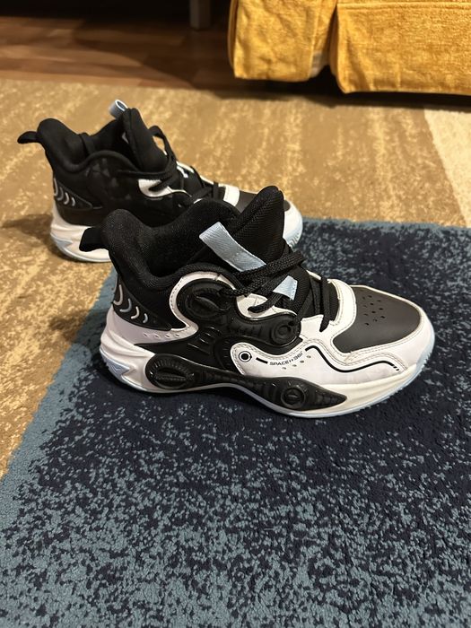 Кроссовки  кроссовки