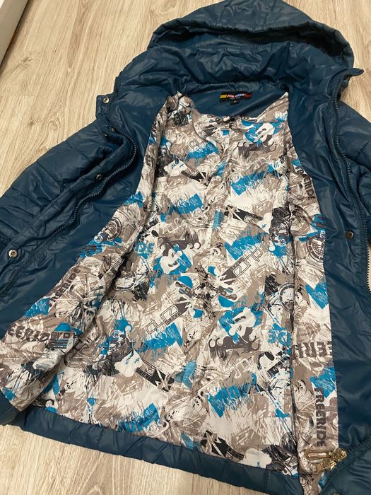 Демисезонная куртка для девочок. 10-11 лет