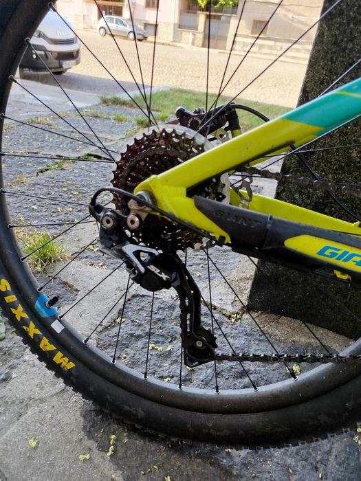Продавам колело Giant Reign (не е Dh Specialized Kona Santa Drag)