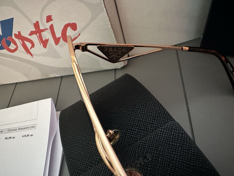 Слънчеви очила Prada