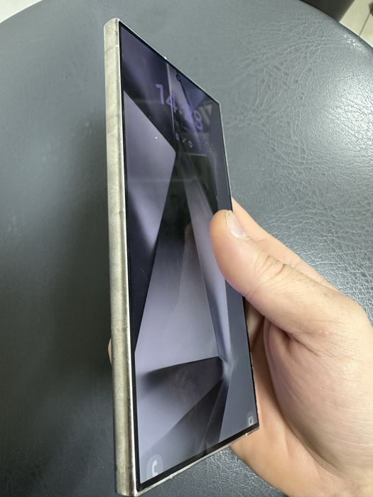 Продаю Samsung S24 Ultra 256Gb