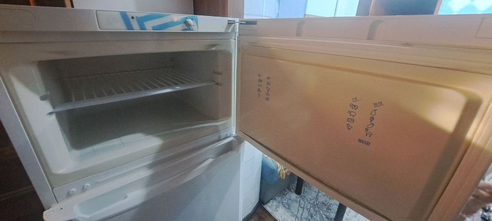 Холодильник indesit