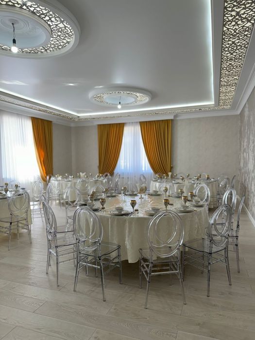 Столы и стулья в аренду