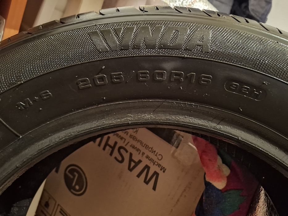 Продам шину R16 205/60
